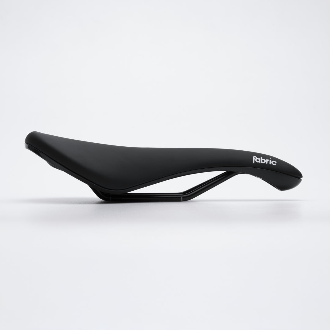 Amazon.co.jp: Fabric Scoop Ultimate Radius サドル ブラック